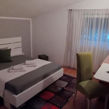 Villa Monera Apartments & Rooms & Free Garage موستار المظهر الخارجي الصورة