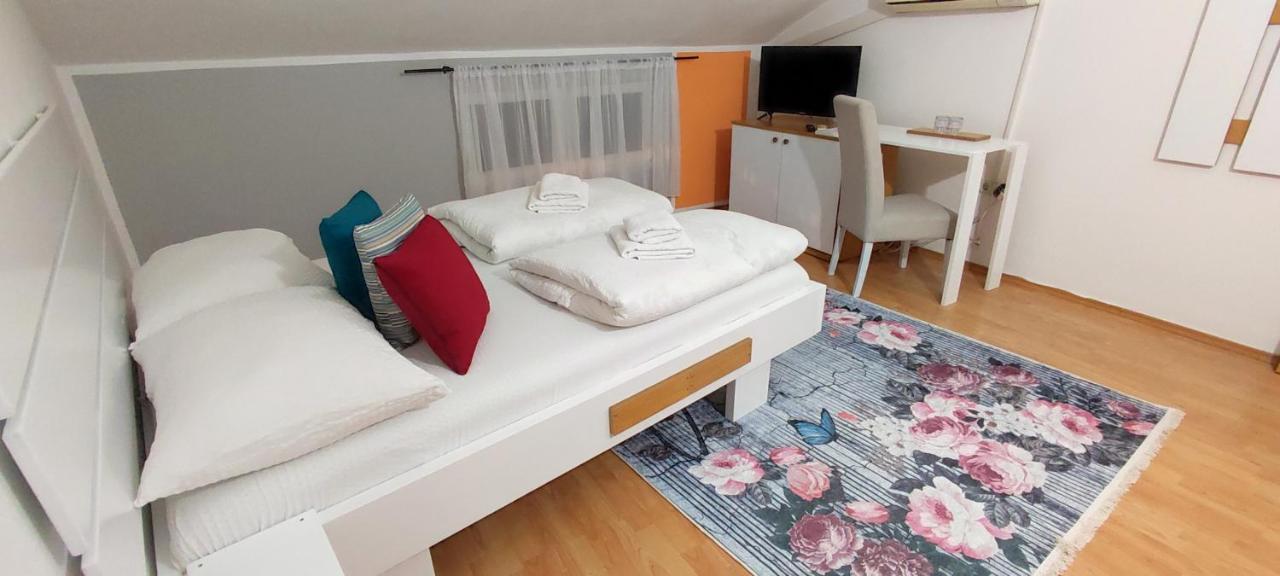 Villa Monera Apartments & Rooms & Free Garage موستار المظهر الخارجي الصورة