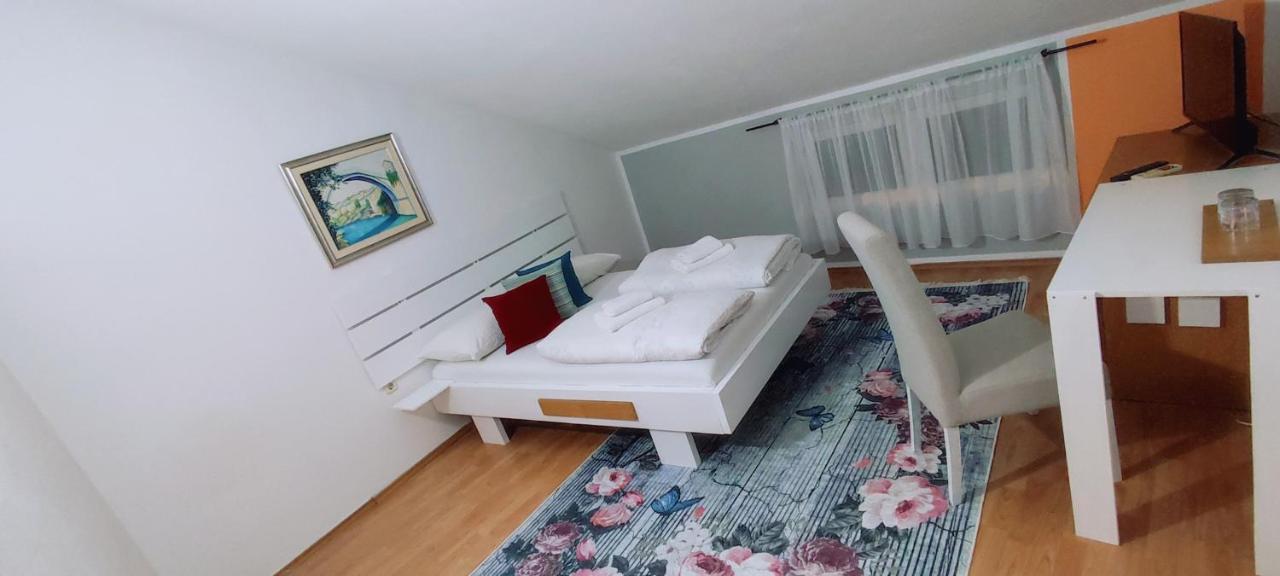 Villa Monera Apartments & Rooms & Free Garage موستار المظهر الخارجي الصورة