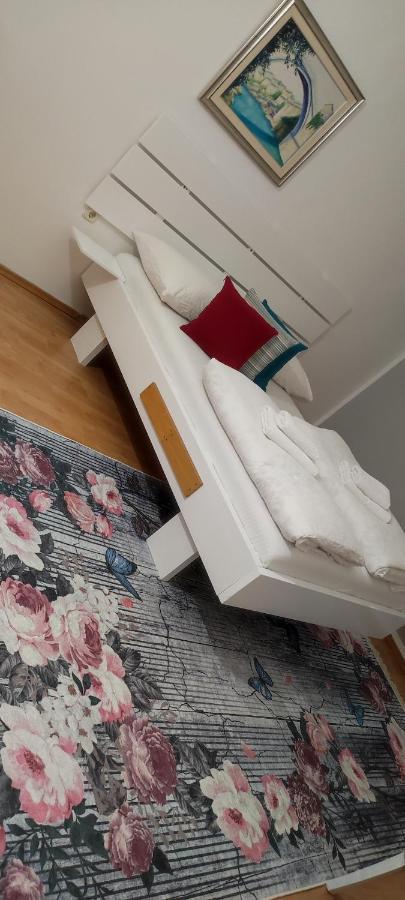 Villa Monera Apartments & Rooms & Free Garage موستار المظهر الخارجي الصورة
